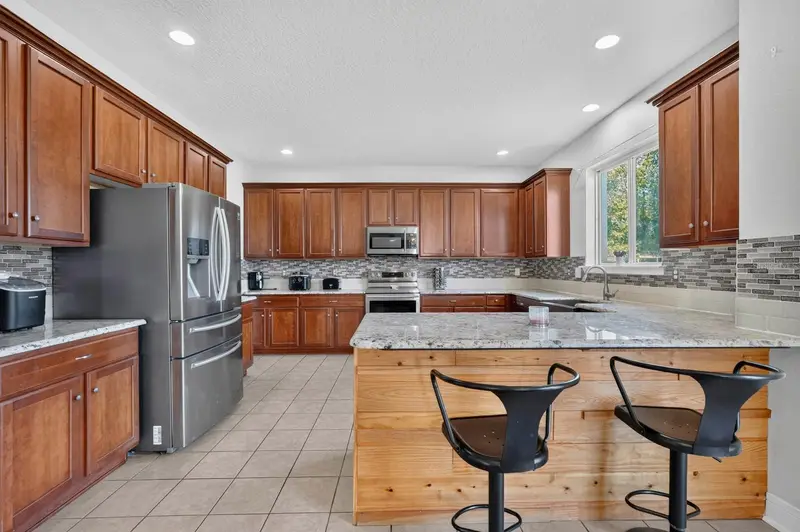 77 Rollins Ln, FL