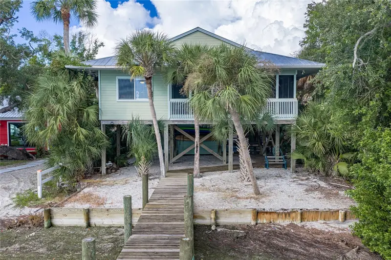 8178 Little Gasparilla Is, FL
