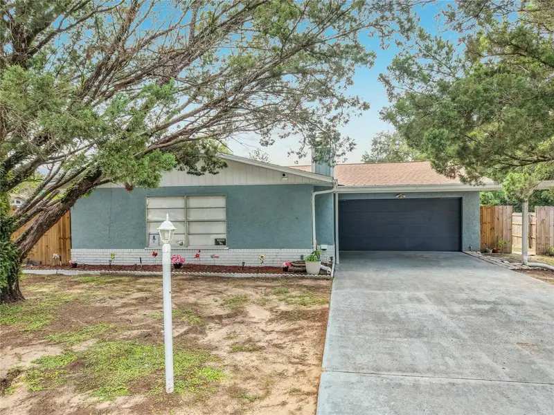 510 Sapphire Ln, FL