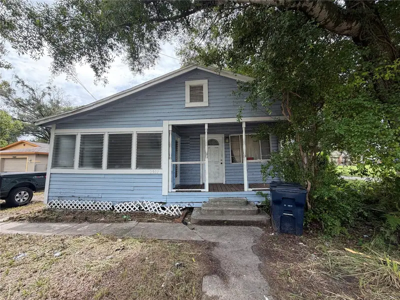 2907 E Lake Ave, FL