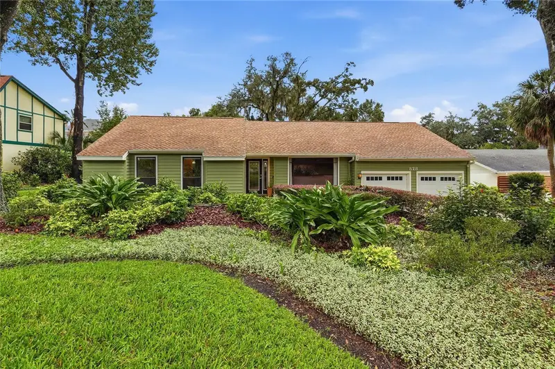 828 Brookwood Dr, FL