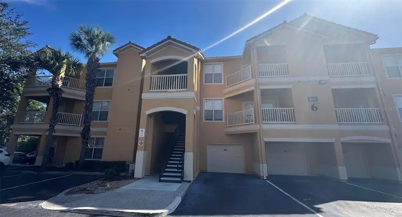 8842 Villa View Cir #301, FL