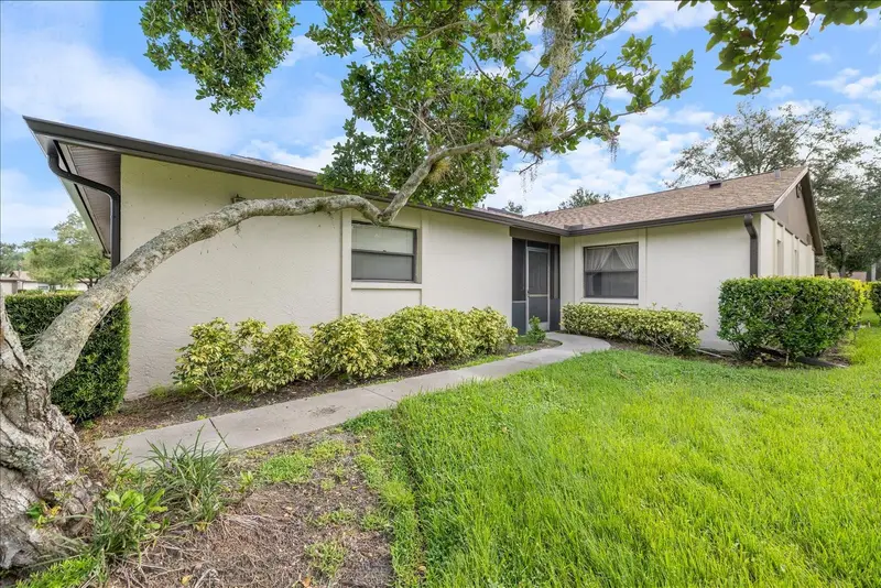 462 Oak Hill Cir #5, FL