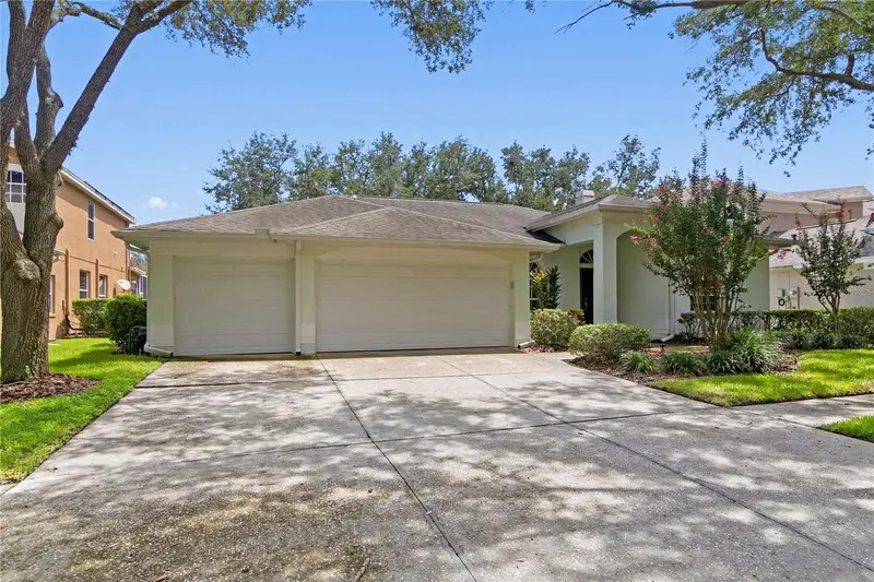 17715 Hampshire Oak Dr, FL
