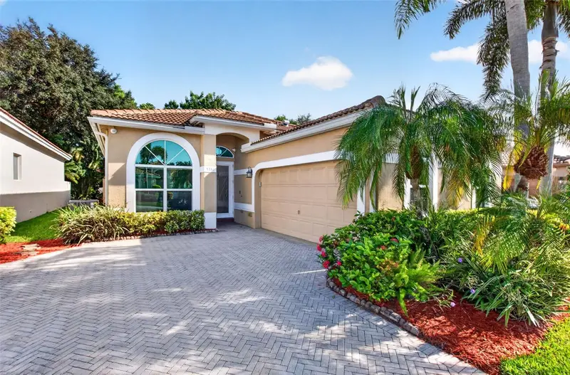 5351 Ventura Dr, FL