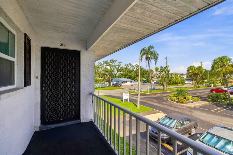 304 47th Avenue Dr W #313, FL