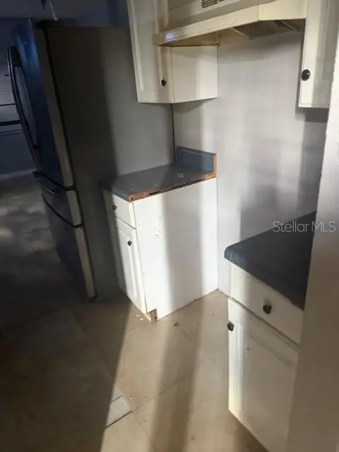 221 Colony Dr, FL