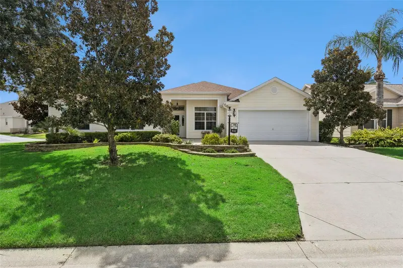 842 Lucky Ln, FL
