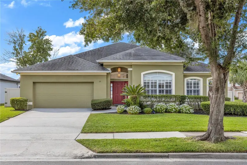 330 Lake Amberleigh Dr, FL