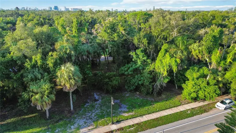 Myrtle Ave, FL