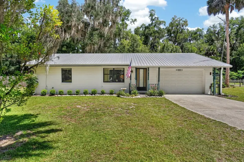 104 Woodcrest Ave, FL