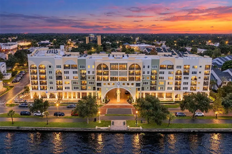 225 W Seminole Blvd #201, FL