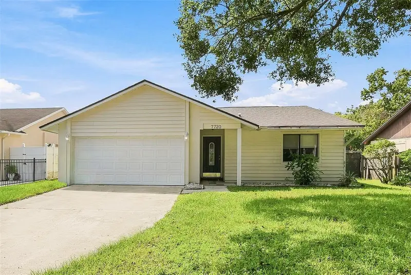 7720 Lakeside Woods Dr, FL