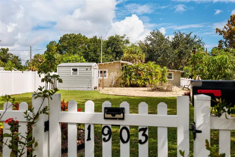 1903 30th Ave N, FL