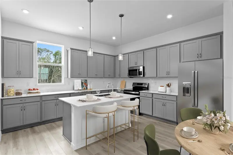 12733 Avalon Lake, FL