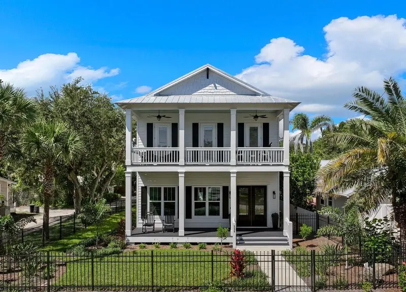 200 N Peninsula Ave, FL