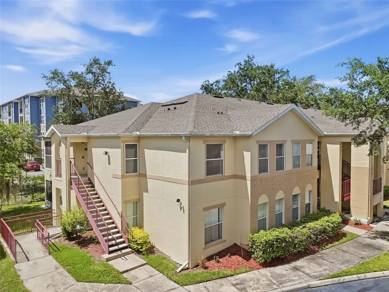 2718 Club Cortile Cir #B, FL