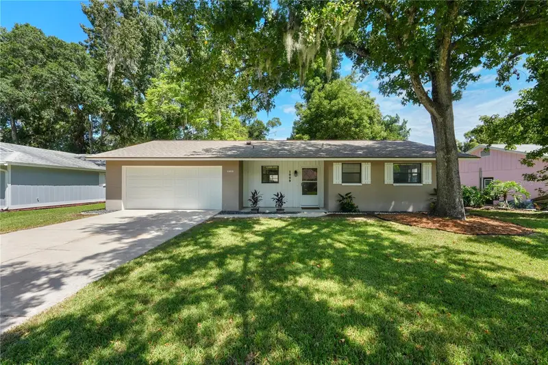 1009 Indian Oaks W, FL