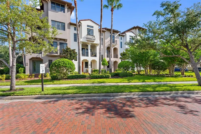 4815 Yacht Club Dr #103, FL