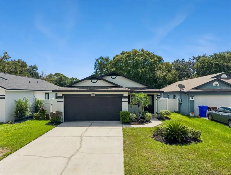 1320 Oak Grove Ct, FL