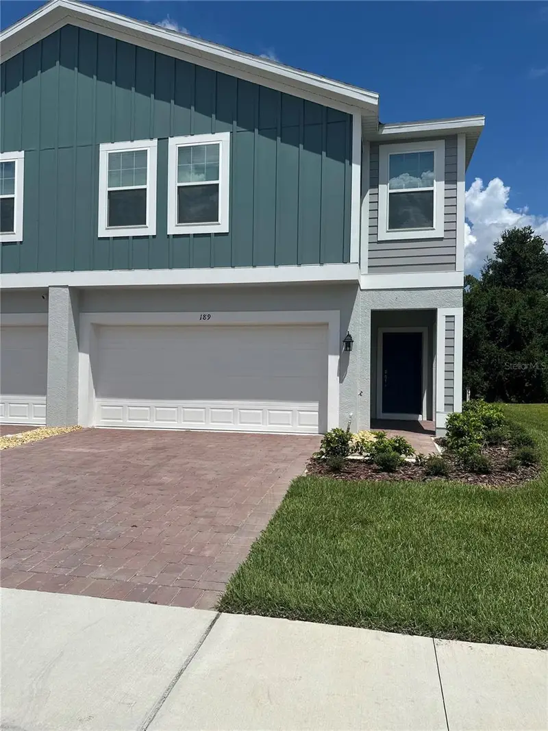 189 Glass Onion Dr, FL