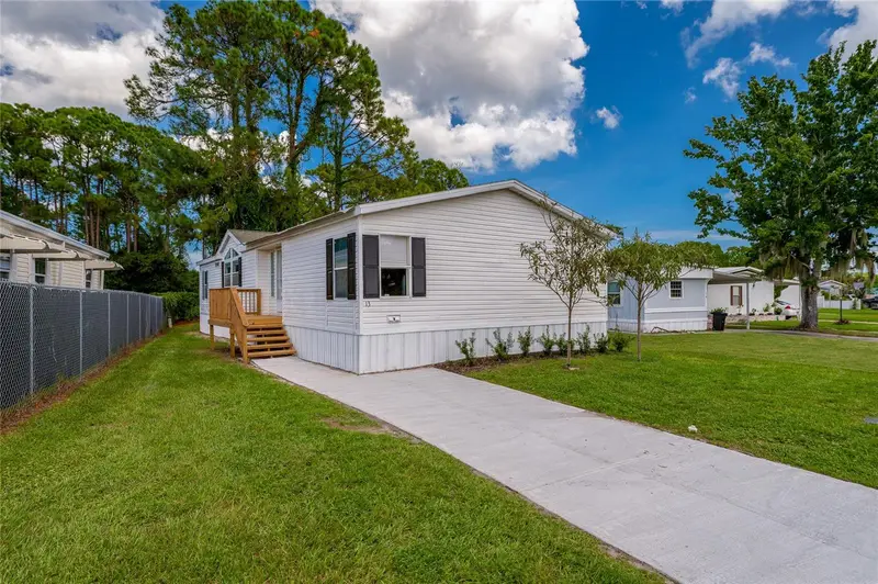 13 Lawrence Ct, FL