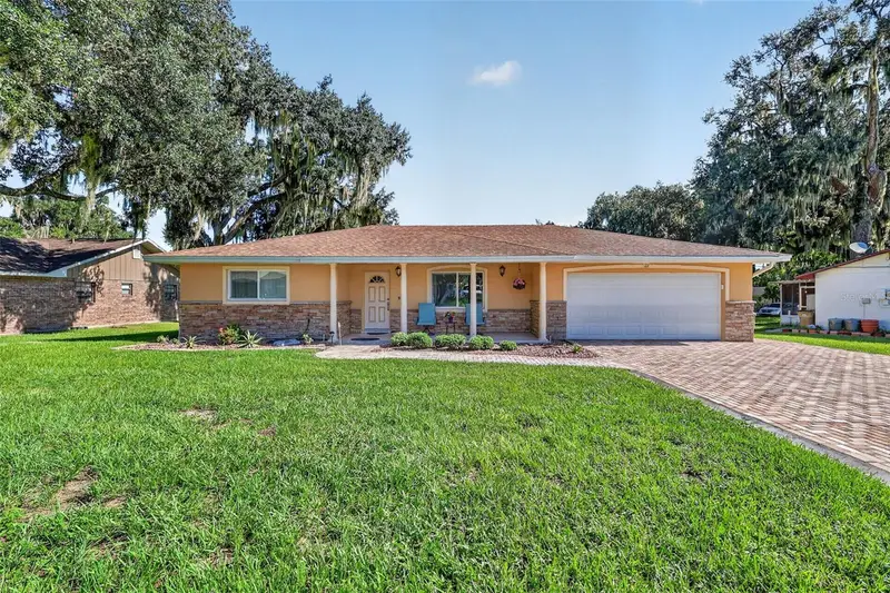 22 E Bay Ave, FL