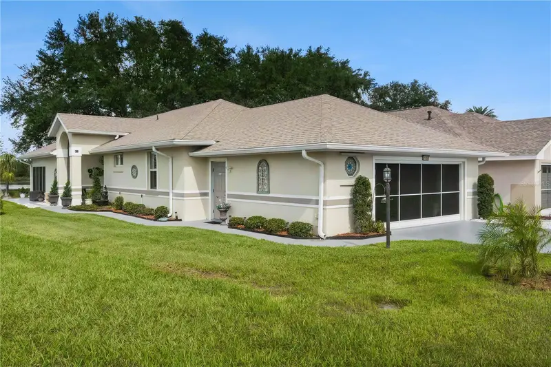 21932 Royal St Georges Ln, FL