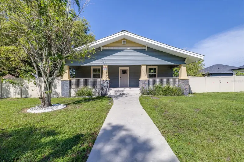 2000 N 32nd St, FL