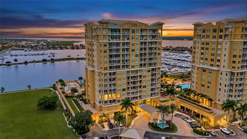 140 Riviera Dunes Way #306, FL