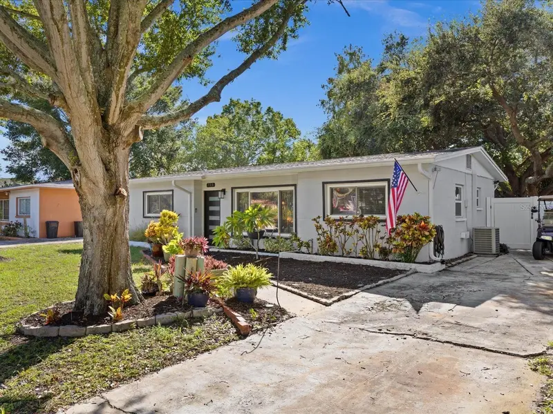 715 W Bayshore Dr, FL