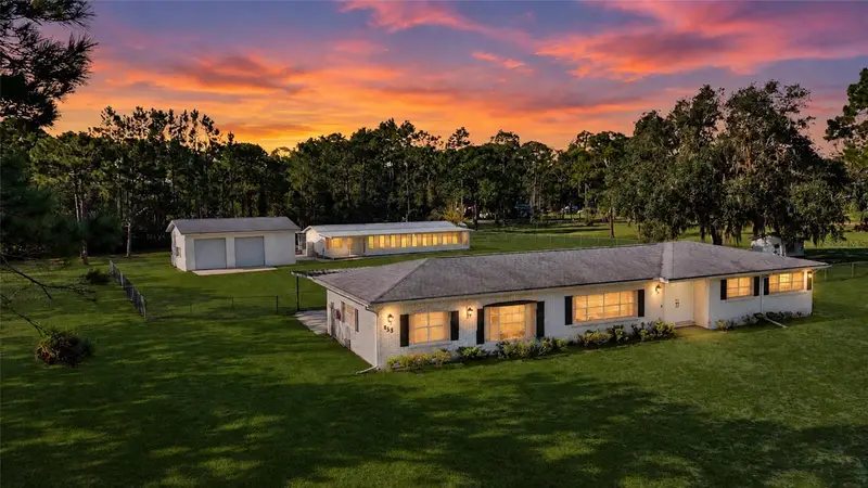 133 Moores Trl, FL