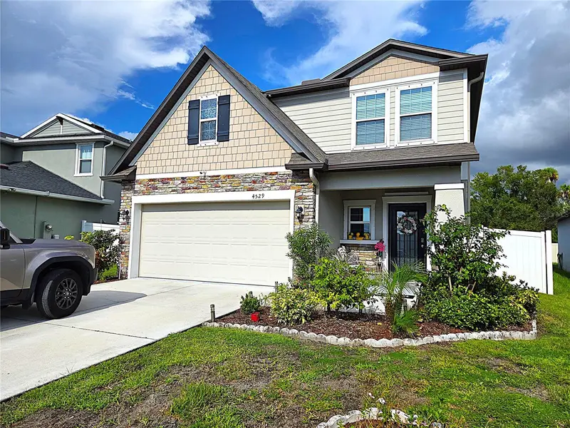 4529 Reisswood Loop, FL