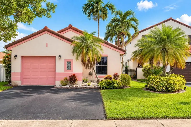 2122 Nw 184th Way, FL
