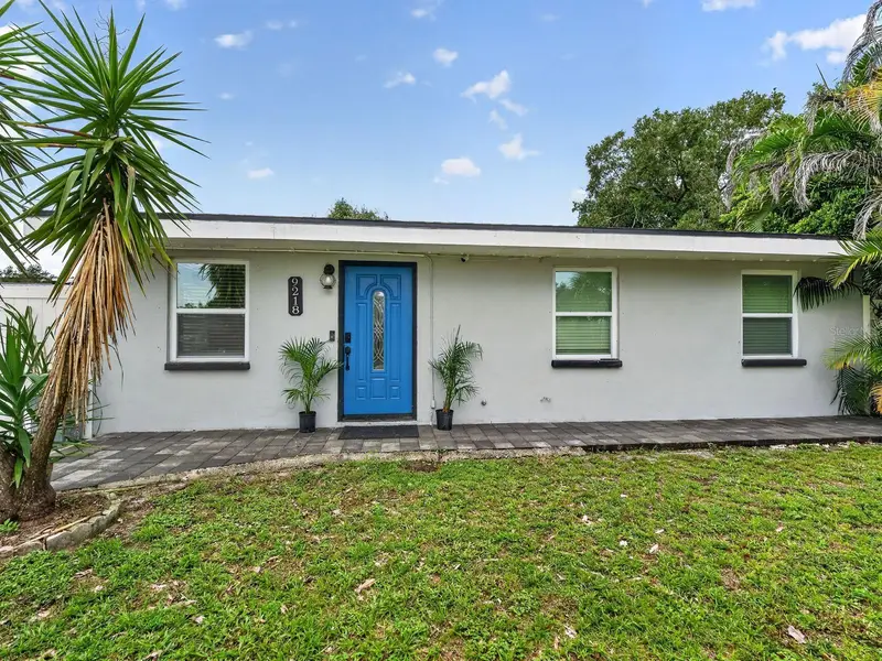 9218 W Robson St, FL