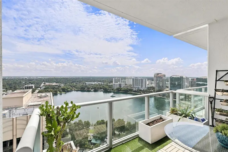 150 E Robinson St #2005, FL