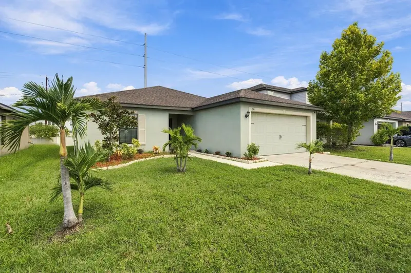 810 Chatham Walk Dr, FL