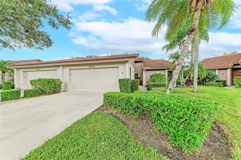 3952 Wilshire Cir E #166, FL