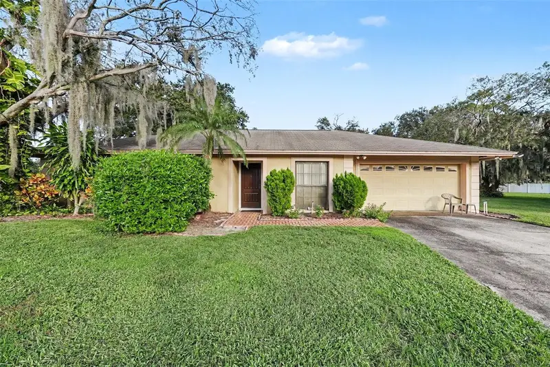 602 Speck Ct, FL