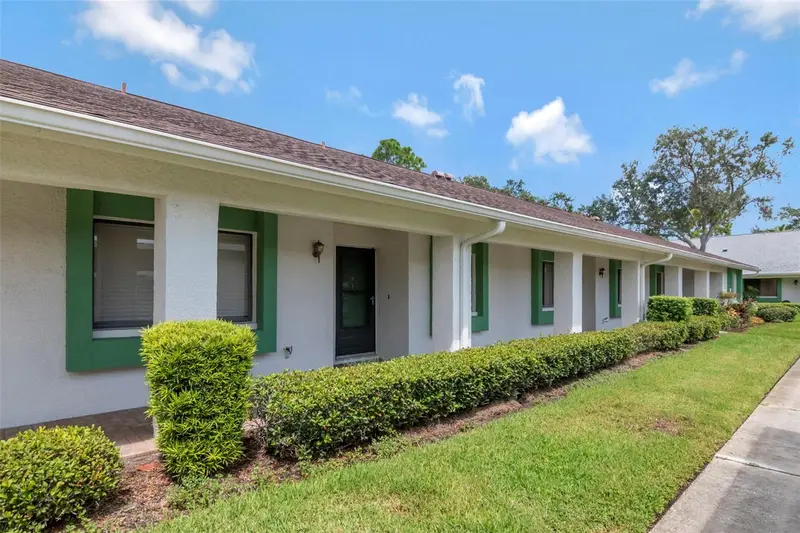 2569 Laurelwood Dr #11b, FL