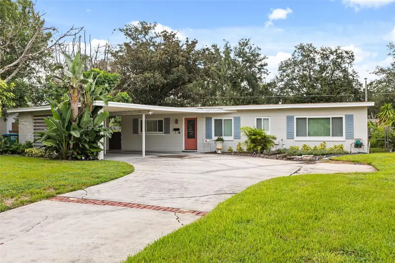 2215 Woodcrest Dr, FL