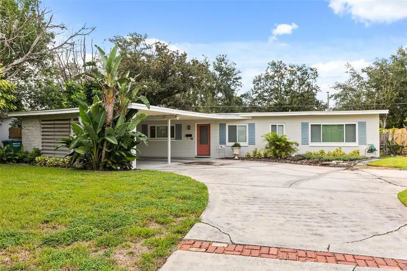 2215 Woodcrest Dr, FL