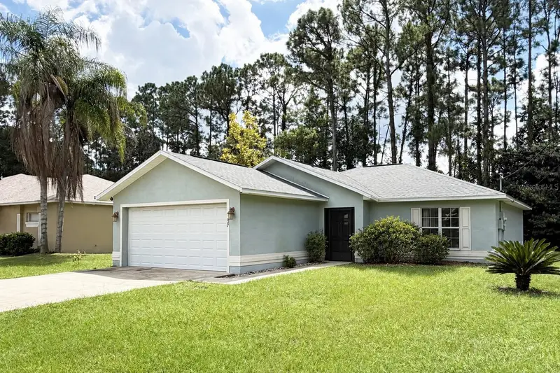 37 Red Clover Ln, FL