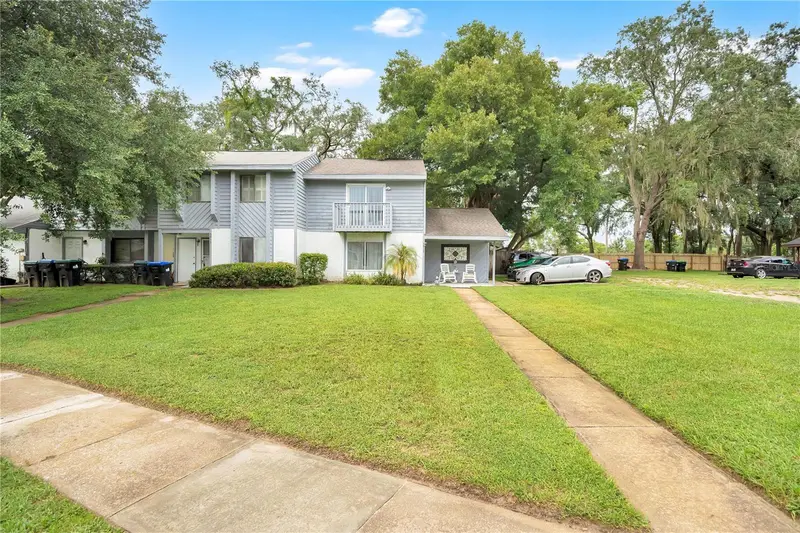 3913 Magnolia Pointe Ln, FL