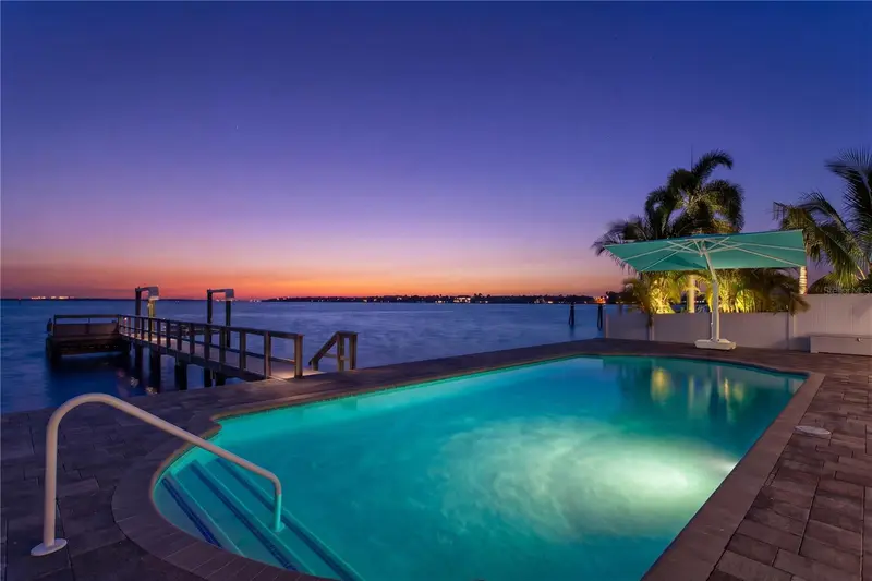 7989 Causeway Blvd N, FL