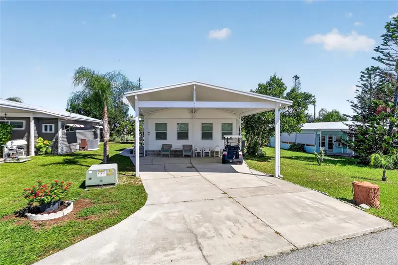 94 Saddlebag Trl, FL