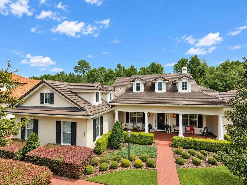 590 Broadoak Loop, FL