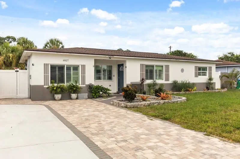 6027 43rd Ter N, FL
