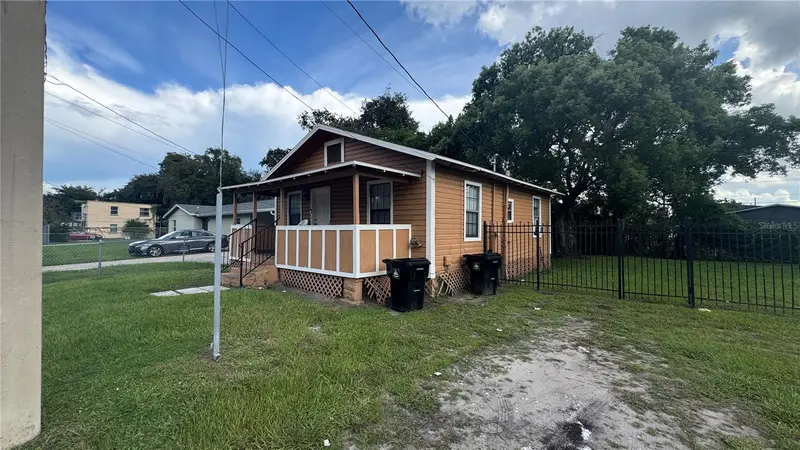 914 W South St, FL