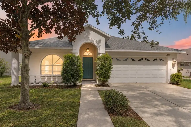 12321 Adventure Dr, FL